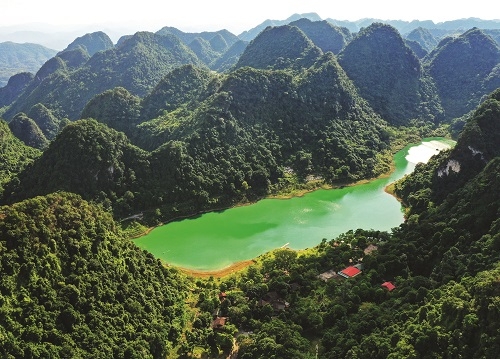 Hồ Thang Hen
