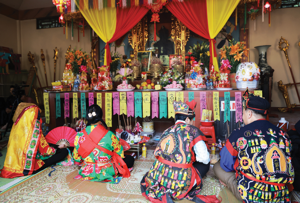 Miếu Long Vương thờ thần Nam Hải Long Vương Ngao Thuận. 