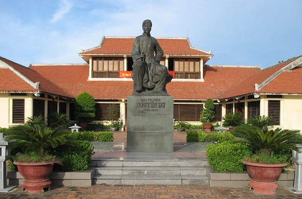 Khu lưu niệm Đại thi hào Nguyễn Du, xã Tiên Điền, tỉnh Hà Tĩnh.