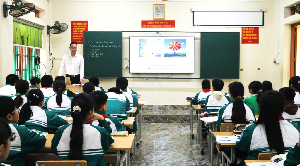 Trường THCS Hợp Giang, phường Thục Phán áp dụng công nghệ thông tin STEM vào dạy học.