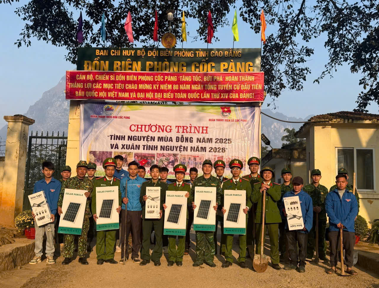 Đồn Biên phòng Cốc Pàng phối hợp với Đoàn Thanh niên xã Cốc Pàng và lực lượng Công an xã tổ chức chương trình "Tình nguyện mùa đông năm 2025 và Xuân tình nguyện năm 2026".