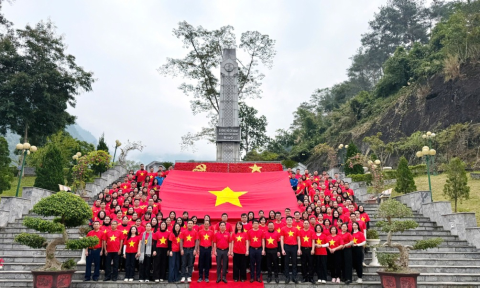 Pác Bó ngày đầu năm mới - cội nguồn cách mạng thắp lửa khát vọng 