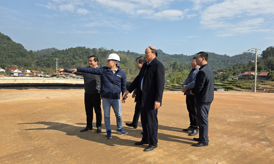 Phó Chủ tịch UBND tỉnh Hoàng Văn Thạch kiểm tra tiến độ thi công Dự án đầu tư xây dựng tuyến cao tốc Đồng Đăng - Trà Lĩnh