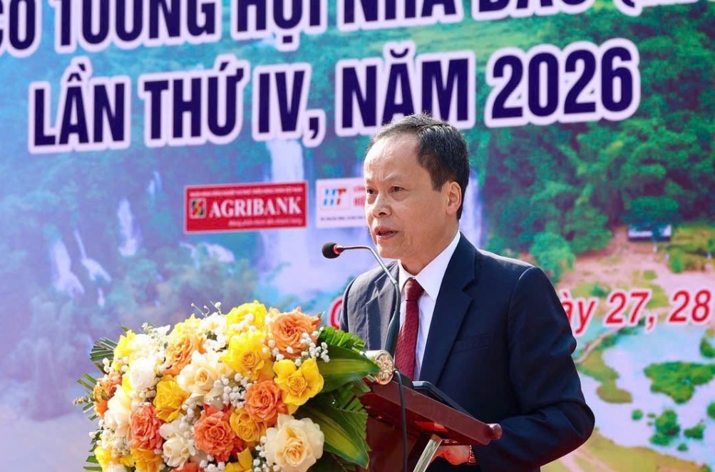 Đồng chí Nông Thanh Tùng, Trưởng Ban Tuyên giáo và Dân vận Tỉnh ủy phát biểu tại Hội báo Xuân.
