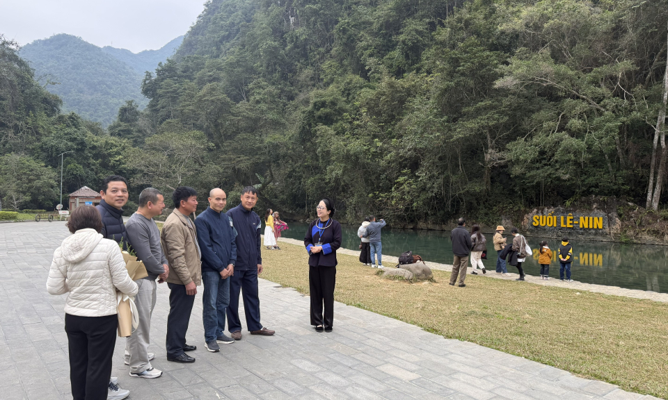 Sức h&uacute;t từ trải nghiệm "du xu&acirc;n miền non nước"