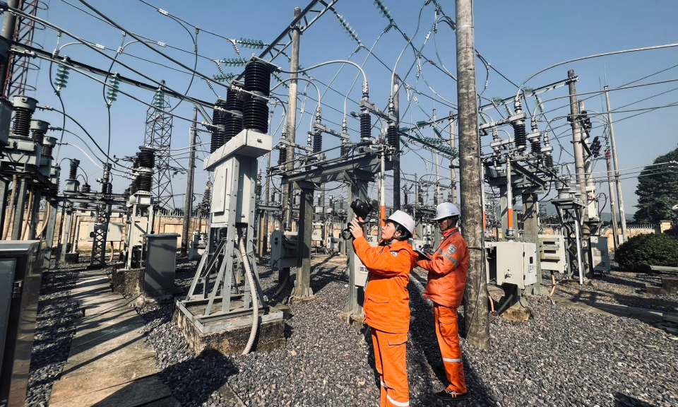 C&ocirc;ng ty Điện lực Cao Bằng bảo đảm cung cấp điện an to&agrave;n, ổn định dịp Tết Nguy&ecirc;n đ&aacute;n