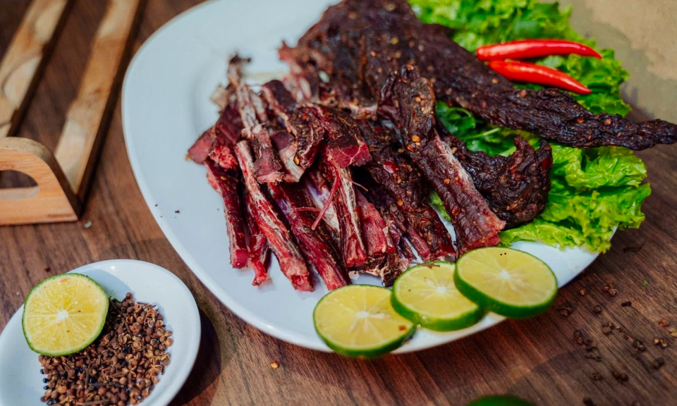 Thịt tr&acirc;u g&aacute;c bếp - Hương vị truyền thống được g&igrave;n giữ qua thời gian