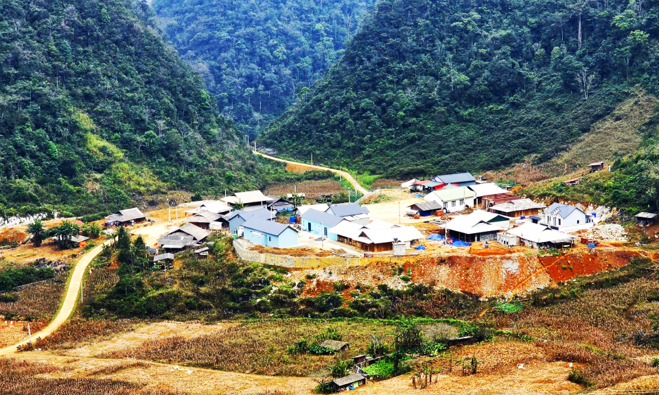 Gieo m&ugrave;a xu&acirc;n tr&ecirc;n v&ugrave;ng đất đau thương