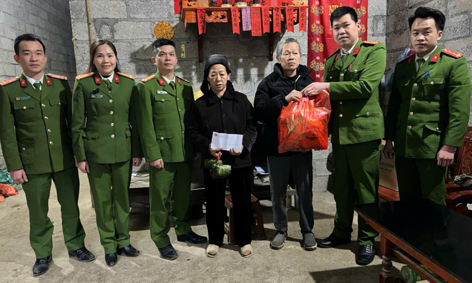 Xu&acirc;n sẻ chia - Tết ấm t&igrave;nh: Lan tỏa y&ecirc;u thương tới gia đ&igrave;nh học vi&ecirc;n đang cai nghiện