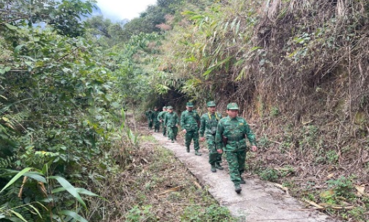 Giữ b&igrave;nh y&ecirc;n tuyến đầu cho nh&acirc;n d&acirc;n vui Xu&acirc;n, đ&oacute;n Tết