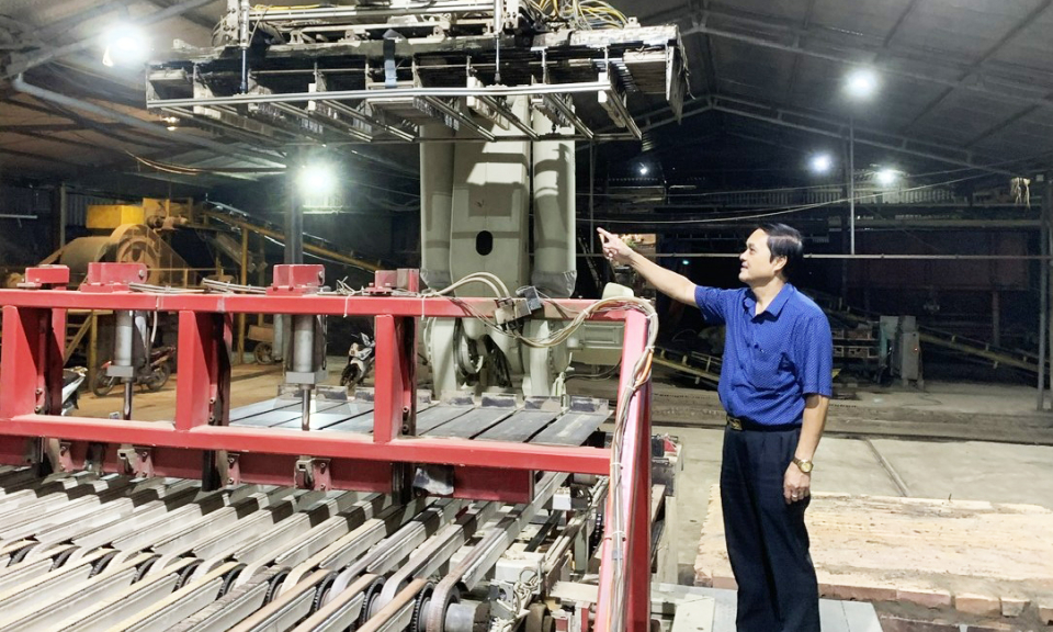 Người l&agrave;m cho đất đổi m&agrave;u