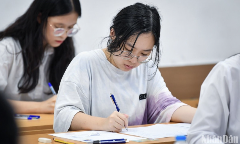 Bộ Gi&aacute;o dục v&agrave; Đ&agrave;o tạo chốt quy định bỏ x&eacute;t ri&ecirc;ng học bạ, cho th&iacute; sinh đăng k&yacute; tối đa 15 nguyện vọng