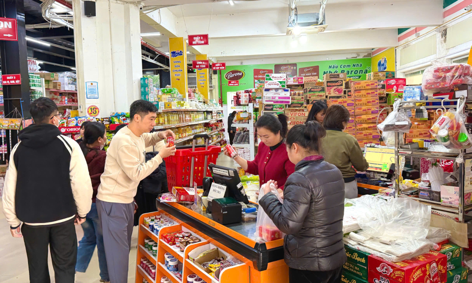 Thị trường h&agrave;ng h&oacute;a sau Tết: Nguồn cung dồi d&agrave;o nhưng sức mua chậm