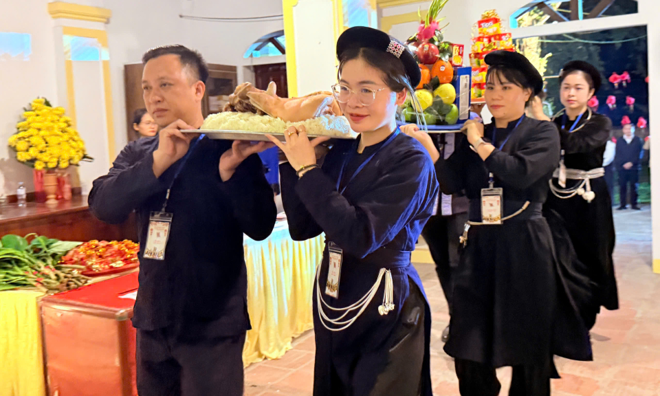 Khai mạc Lễ hội truyền thống Quần thể di t&iacute;ch lịch sử, văn h&oacute;a Đ&agrave; Quận