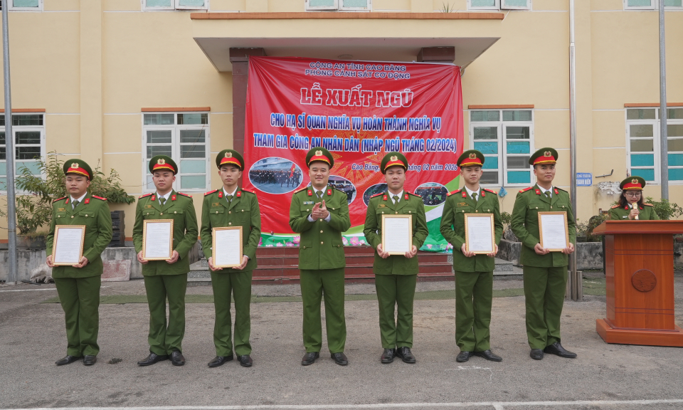 Ph&ograve;ng Cảnh s&aacute;t cơ động, C&ocirc;ng an tỉnh tổ chức lễ xuất ngũ cho 76 hạ sĩ quan, chiến sĩ nghĩa vụ