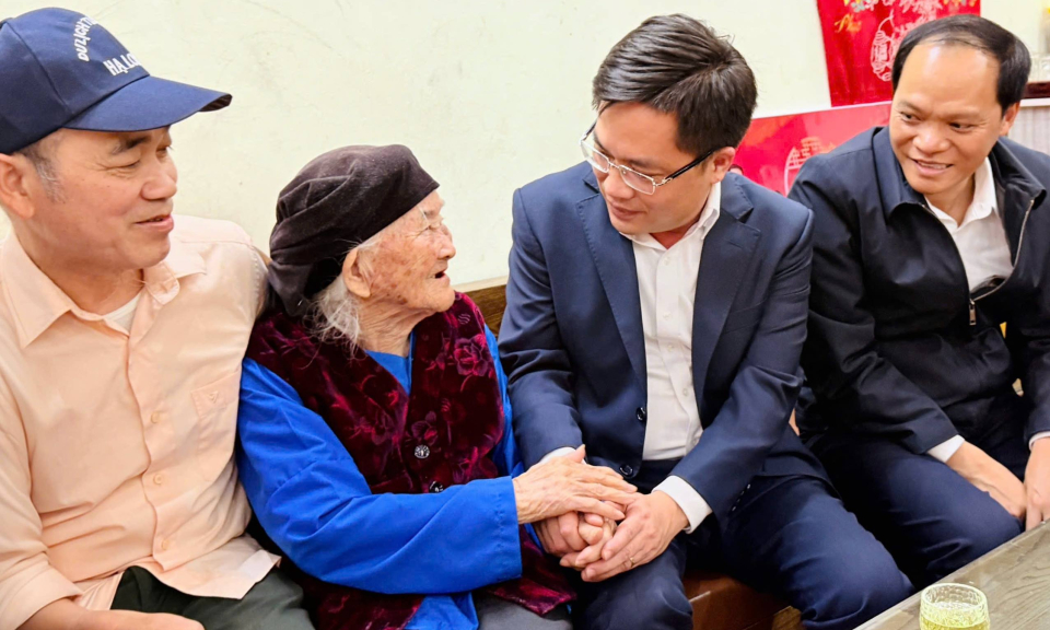 Phường Thục Ph&aacute;n tổ chức ch&uacute;c thọ, mừng thọ 667 người cao tuổi 