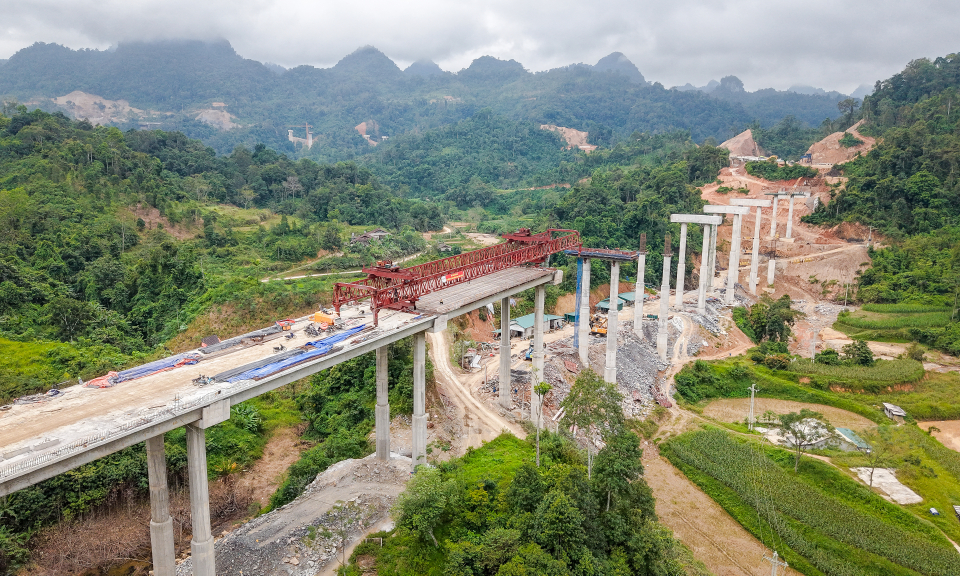 Tăng tốc giải ng&acirc;n đầu tư c&ocirc;ng v&agrave; c&aacute;c c&ocirc;ng tr&igrave;nh trọng điểm