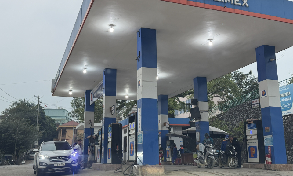 Khẩn trương r&agrave; so&aacute;t, cập nhật v&agrave; c&ocirc;ng bố gi&aacute; vật liệu x&acirc;y dựng, nhi&ecirc;n liệu v&agrave; nh&acirc;n c&ocirc;ng theo biến động thị trường