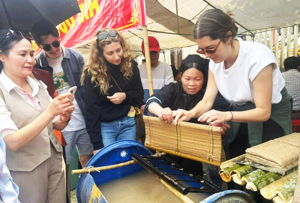  Nghề thủ công truyền thống là thế mạnh để Cao Bằng phát triển thành sản phẩm dịch vụ du lịch trải nghiệm và gìn giữ, phát huy văn hóa truyền thống hiệu quả.