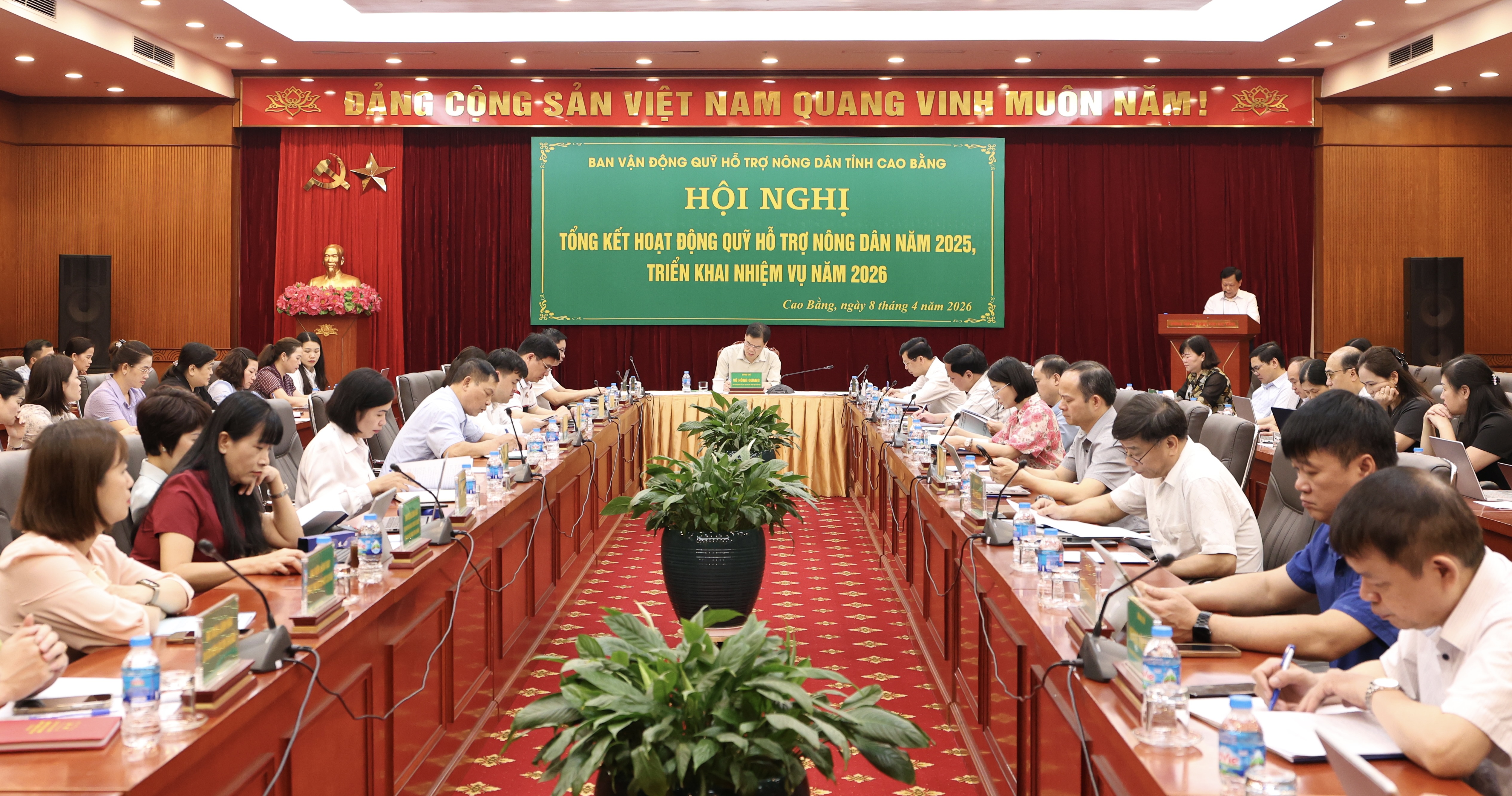 Các đại biểu dự hội nghị.