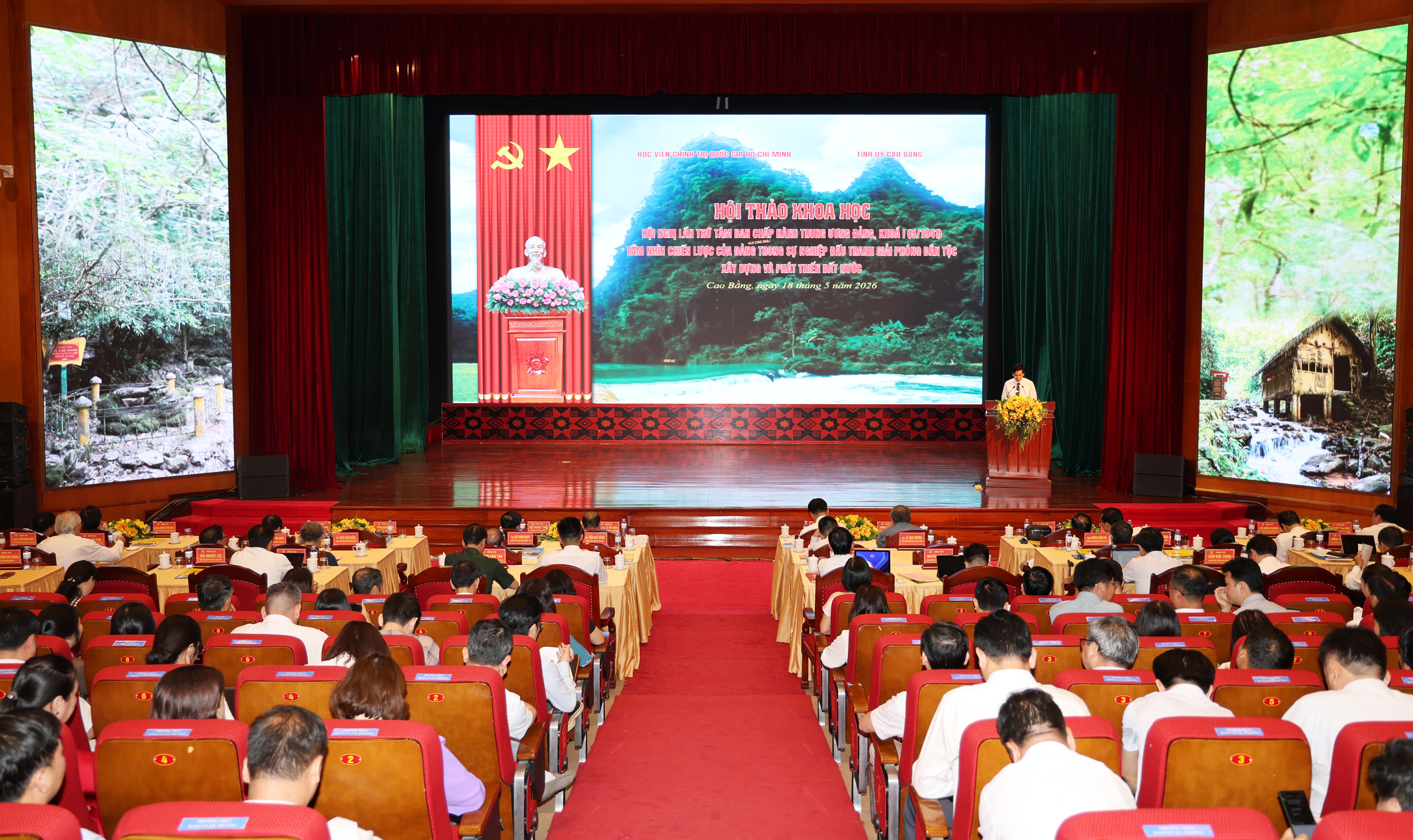 Bí thư Tỉnh ủy, Chủ tịch HĐND tỉnh Phan...