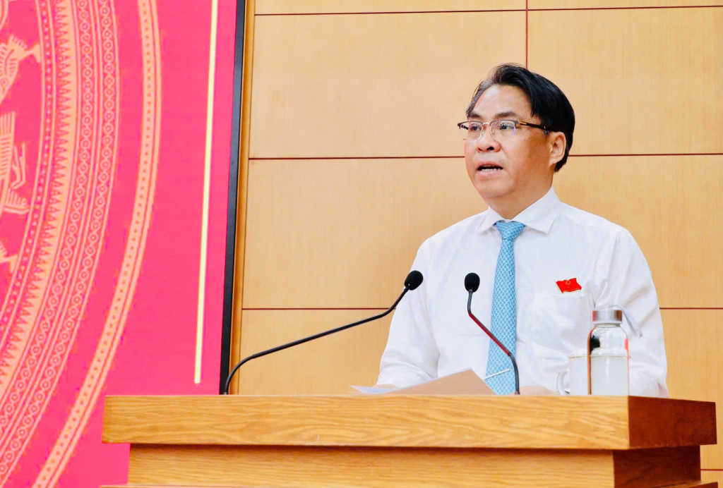 Đồng chí Phan Thăng An, Ủy viên Trung ương Đảng, Bí thư Tỉnh ủy, Chủ tịch HĐND tỉnh phát biểu bế mạc kỳ họp.
