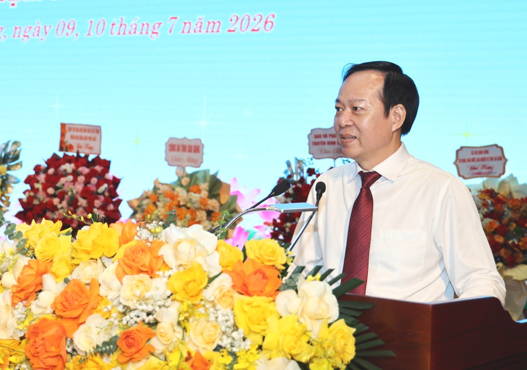 Phó Chủ tịch Thường trực UBND tỉnh Vũ Đình Quang phát biểu tại đại hội.