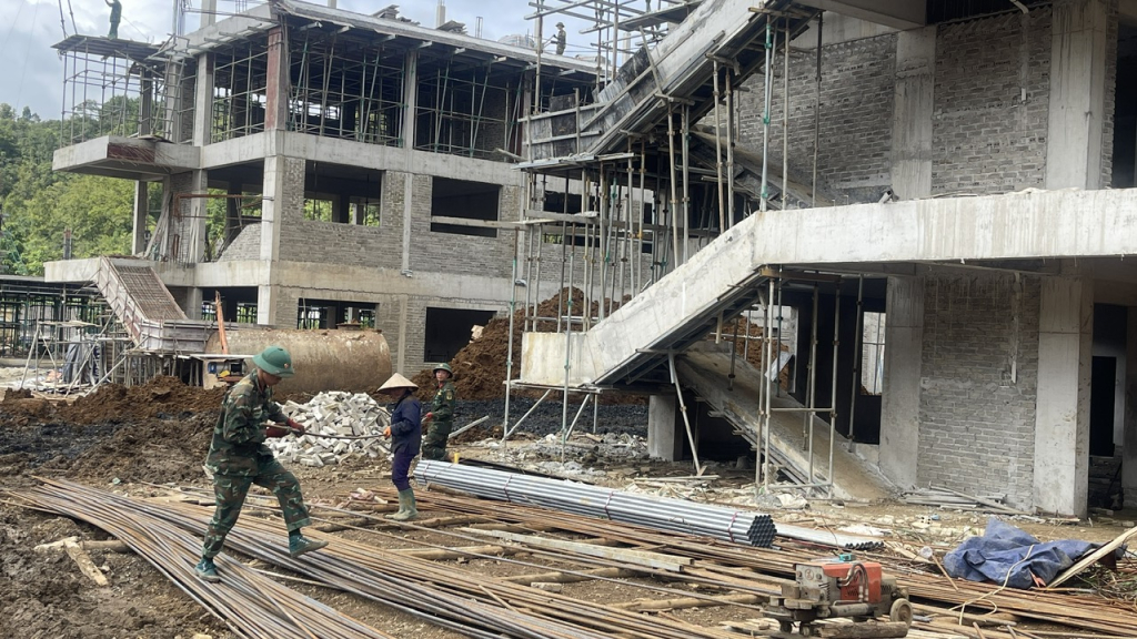 Các dự án trường phổ thông nội trú liên cấp phải khẩn trương chuyển đổi mô hình sản xuất sang 4 trạng thái thời tiết linh hoạt trong vòng 24 giờ tới.