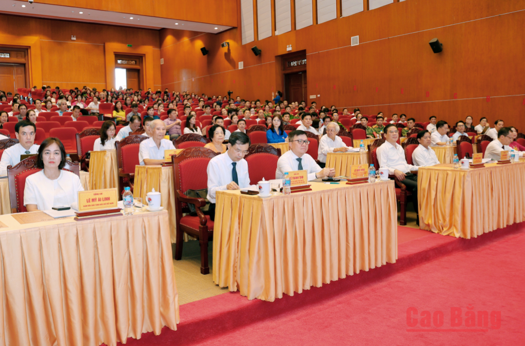 Các đại biểu tham dự Hội thảo.