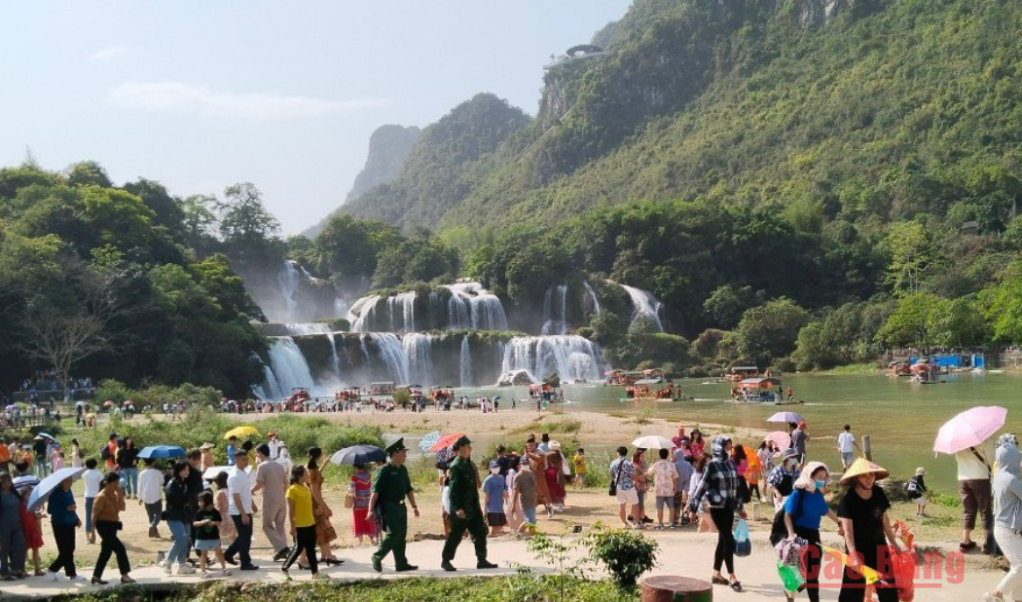 (11)- Đại sứ du lịch lan tỏa vẻ đẹp Non nước Cao Bằng