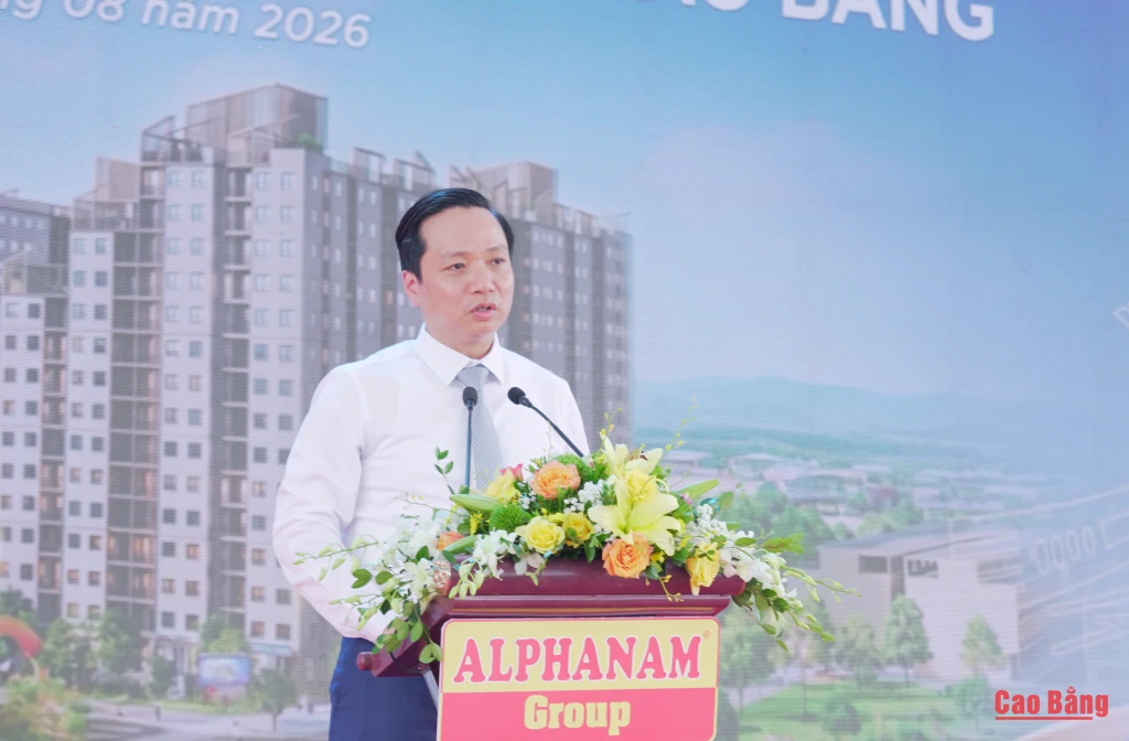 Chủ tịch UBND tỉnh Lê Hải Hòa phát biểu tại buổi lễ.