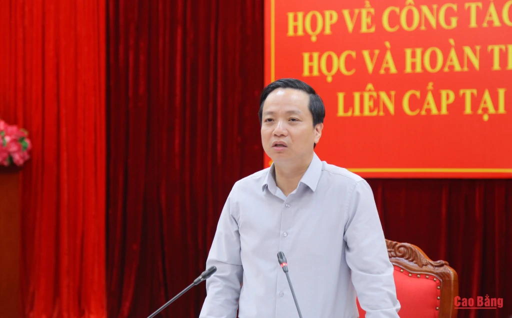 Chủ tịch UBND tỉnh Lê Hải Hòa kết luận cuộc họp.