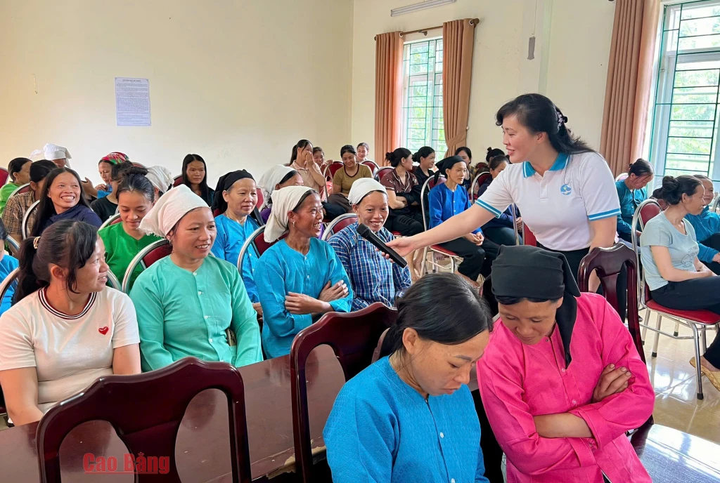 Thông qua các hoạt động tuyên truyền, hội viên phụ nữ có cơ hội bày tỏ tâm tư, nguyện vọng, chia sẻ những cách làm hay, mô hình sáng tạo.