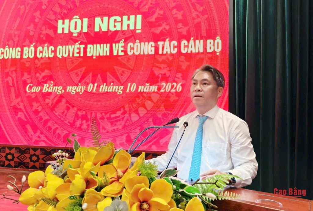 Bí thư Tỉnh ủy, Chủ tịch HĐND tỉnh Phan Thăng An phát biểu giao nhiệm vụ.