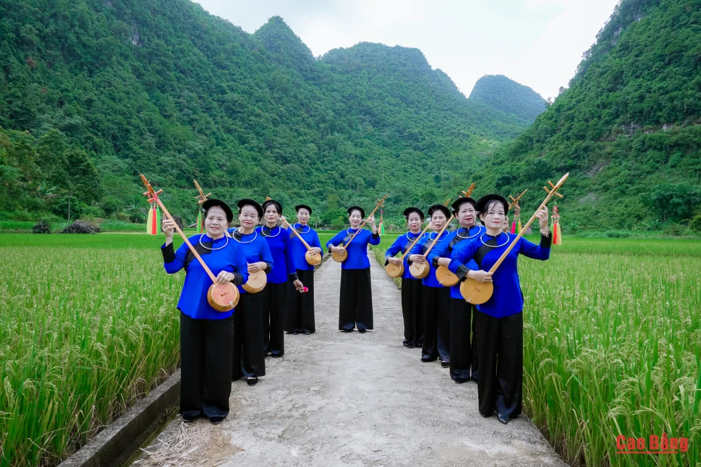 Những người phụ nữ vùng cao mộc mạc gìn giữ, bảo tồn di sản văn hóa dân tộc.