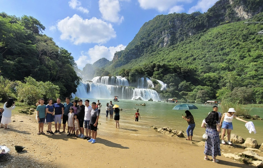 Thác Bản Giốc là một trong những thác nước đẹp nhất trên biên giới Việt Nam - Trung Quốc.