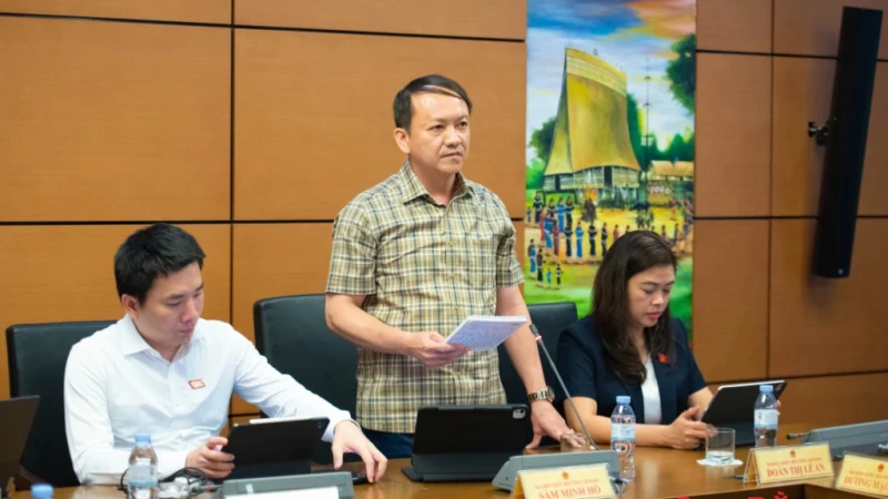 Đại biểu Quốc hội tỉnh g&oacute;p &yacute; ho&agrave;n thiện ch&iacute;nh s&aacute;ch ph&aacute;t triển doanh nghiệp nhỏ v&agrave; vừa